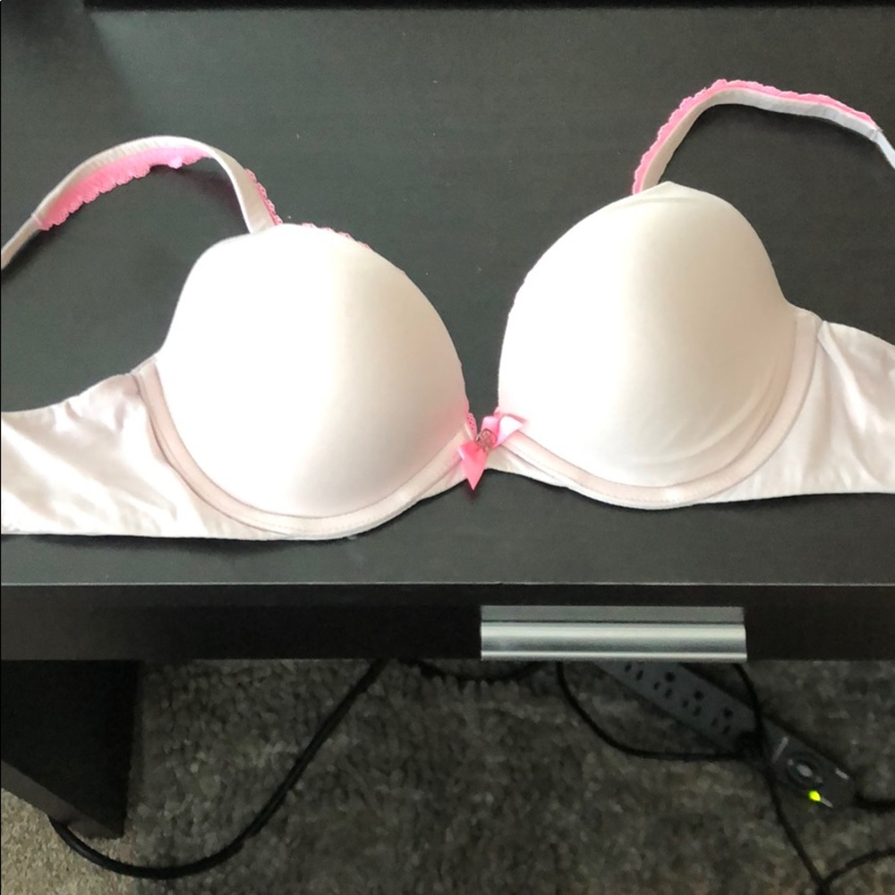 Victoria’s Secret Body by Victoria Push Up Bra 34B